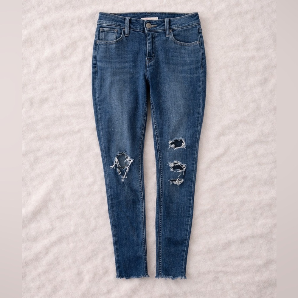 Levi’s Super Skinny Jeans Women’s Size 28 Distressed Raw Hem Medium Wash Denim